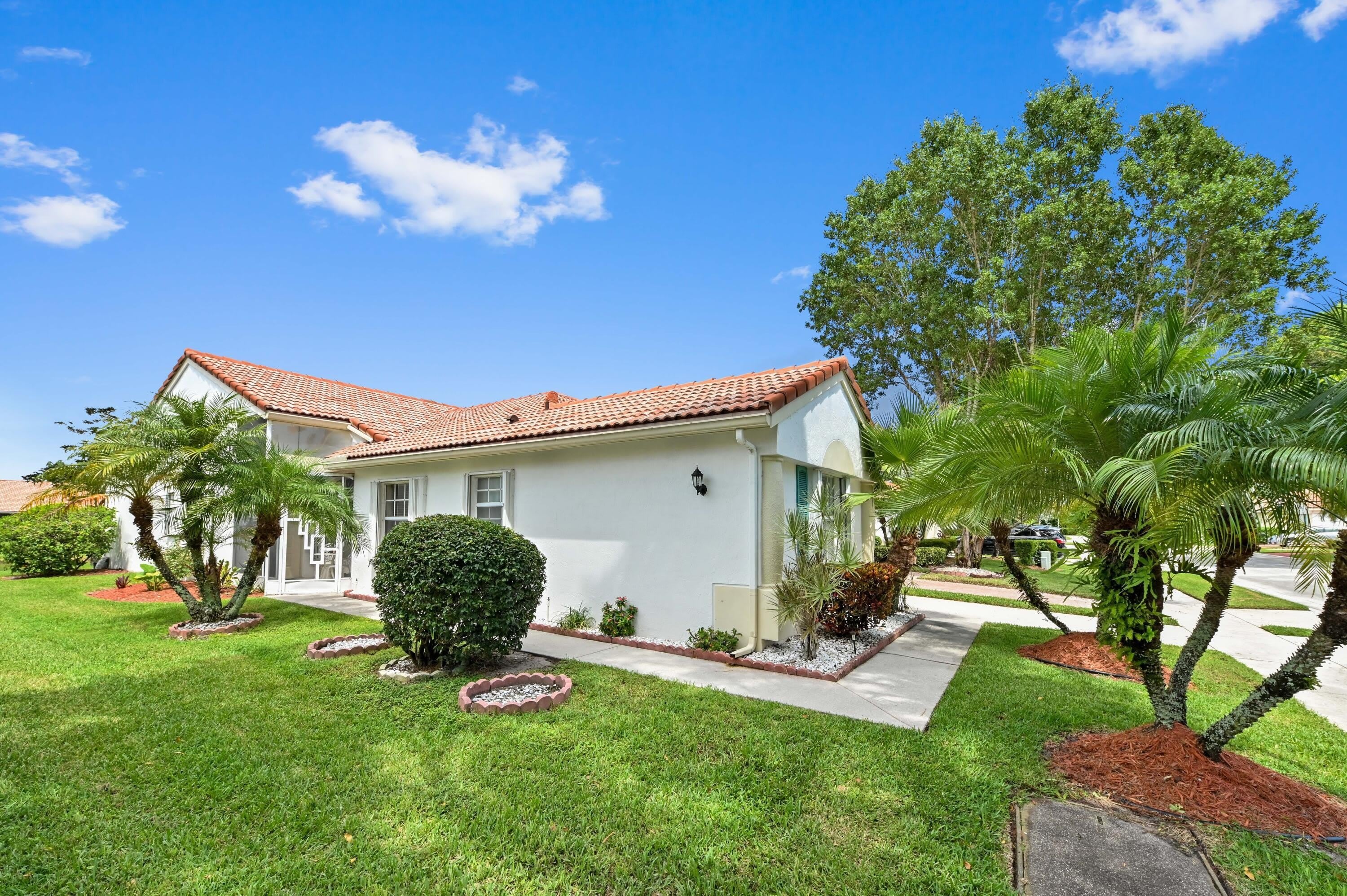 6077 Lake Hibiscus Drive – photo 2