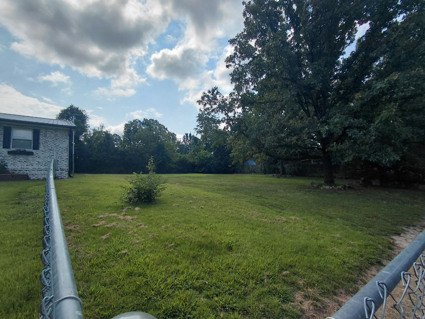 Fenced home close to post! – photo 4