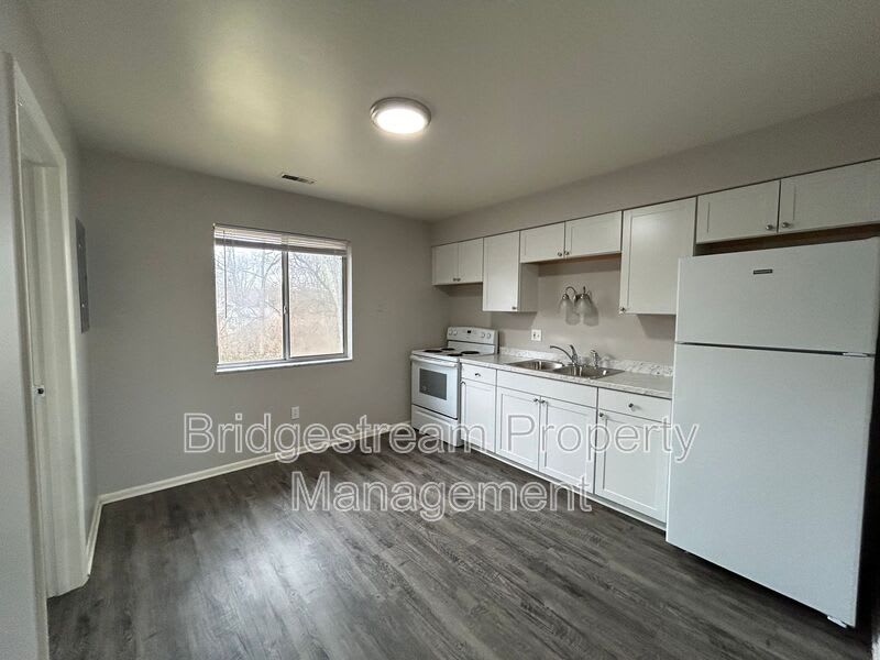 7837 N Main Street – photo 3