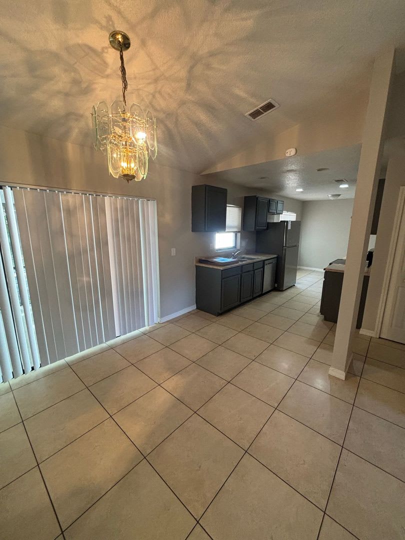 Spacious 4-Bedroom Retreat in Poinciana – Now at a Reduced Price! – photo 5
