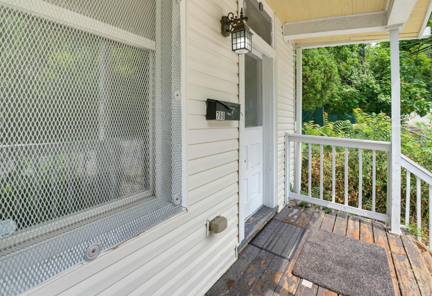 760 Straight Street – photo 1