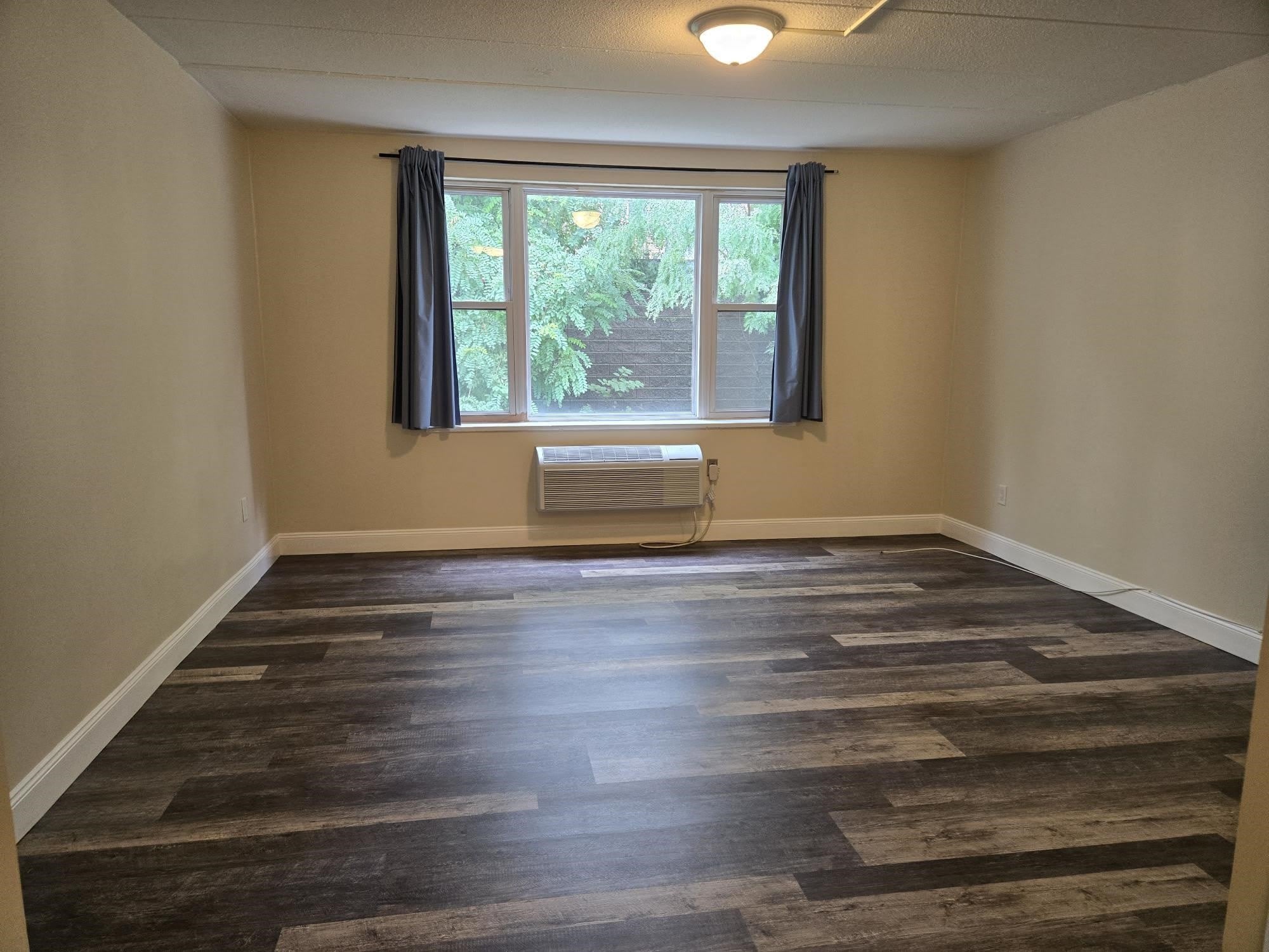 685 Prospect Ave – photo 1