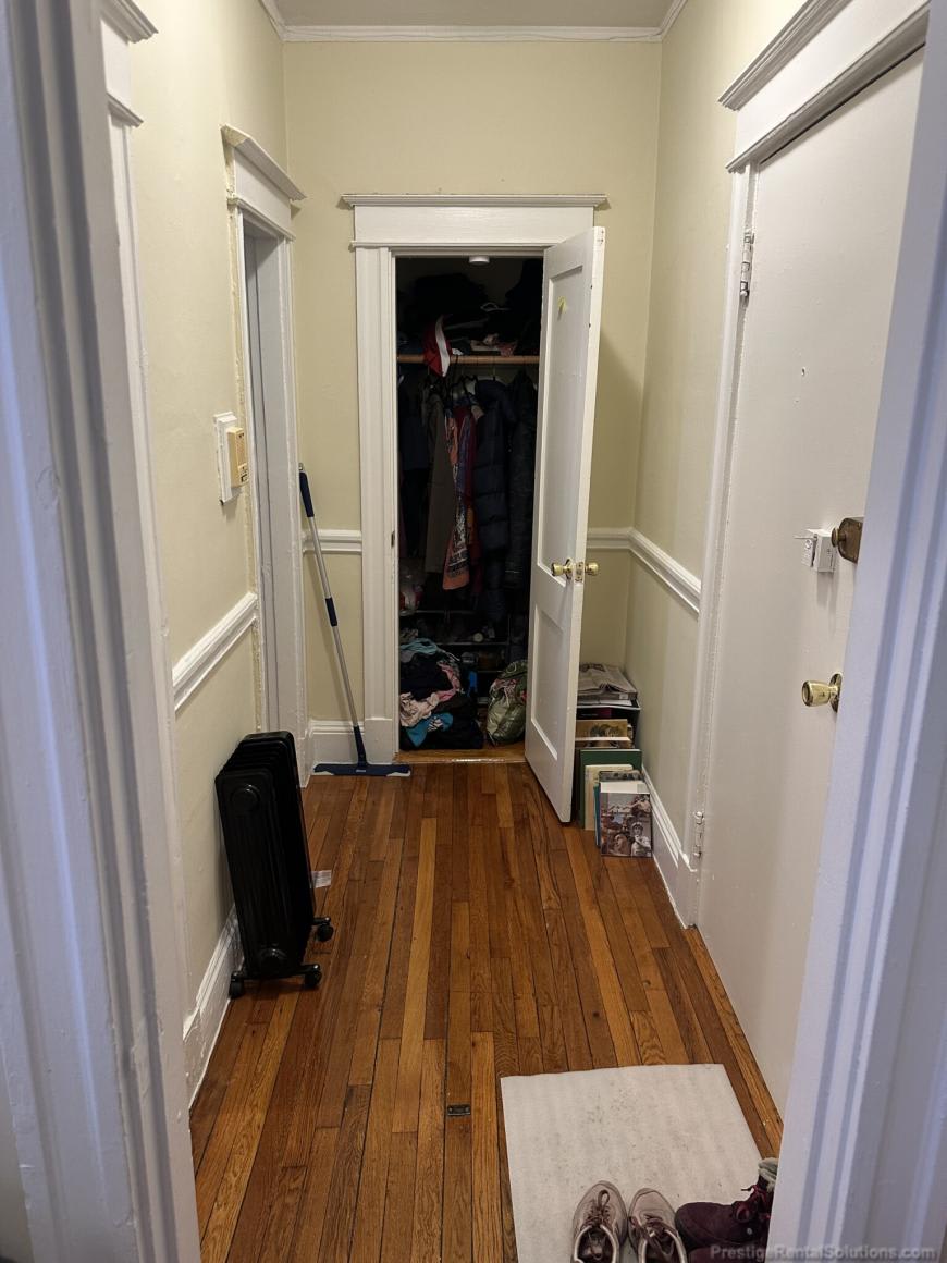 60 Woodstock Ave. – photo 4