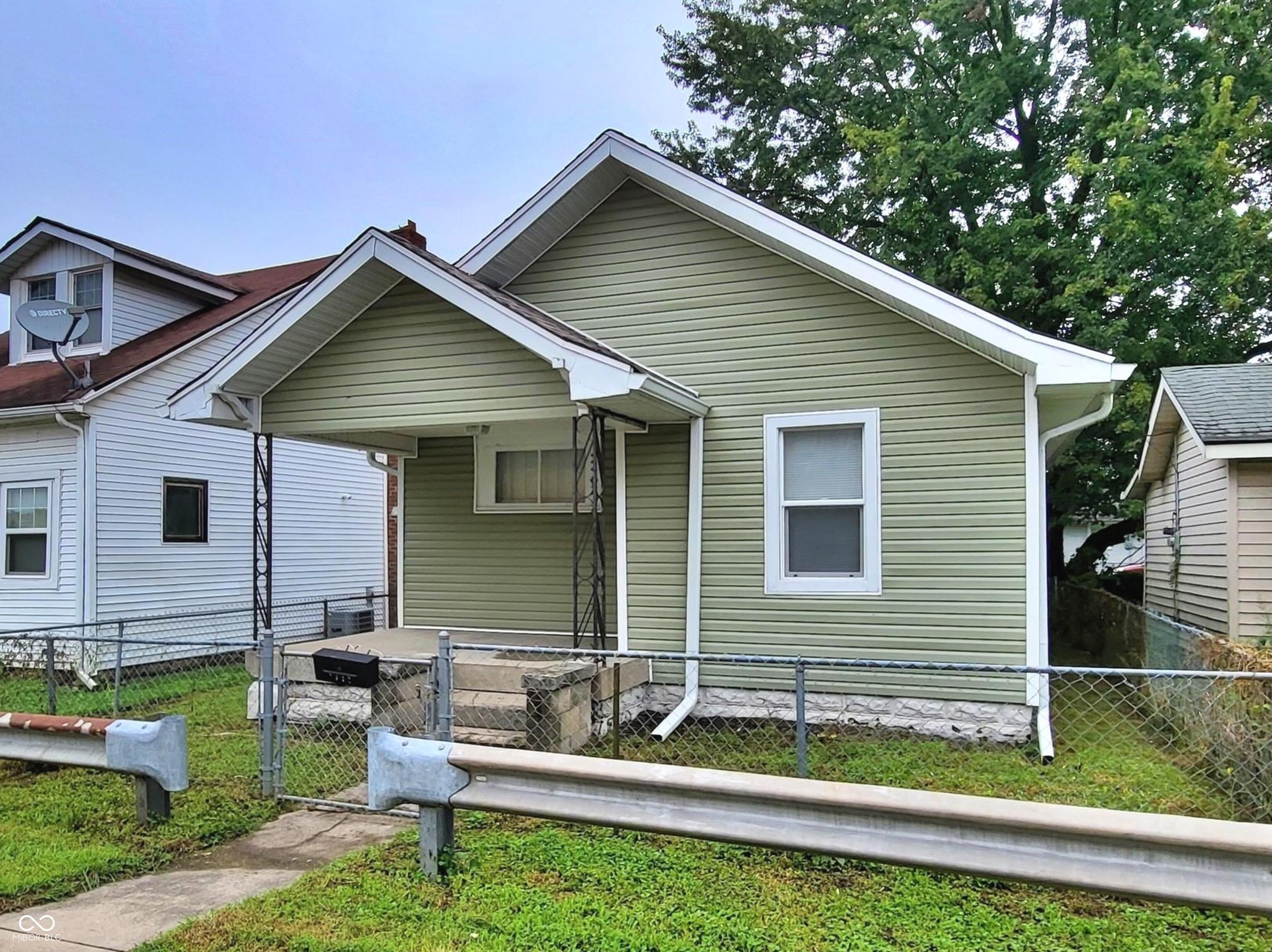 2462 Main Street – photo 2