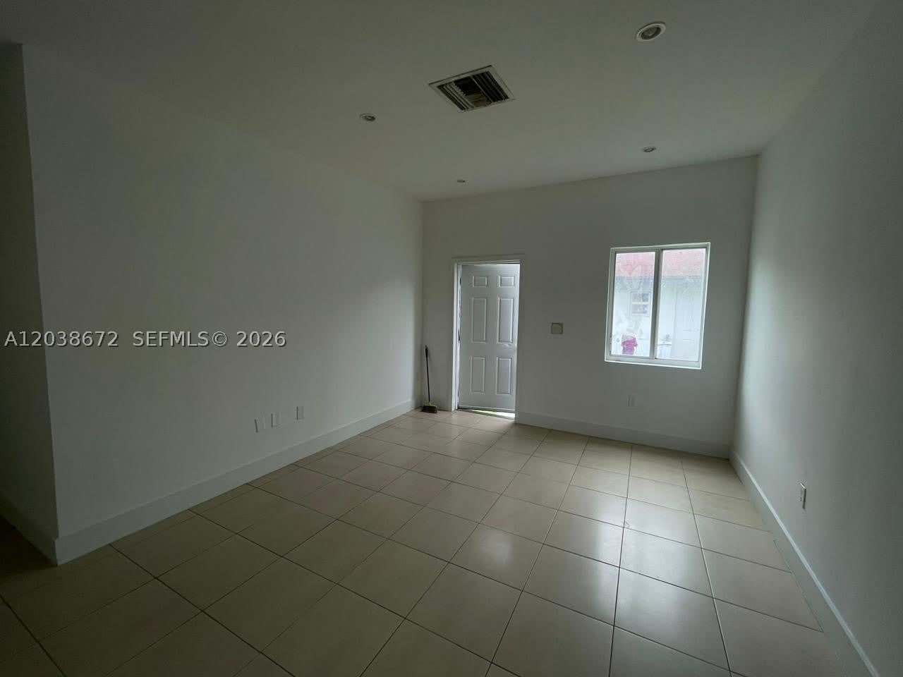 4729 NW 15th Ave – photo 4