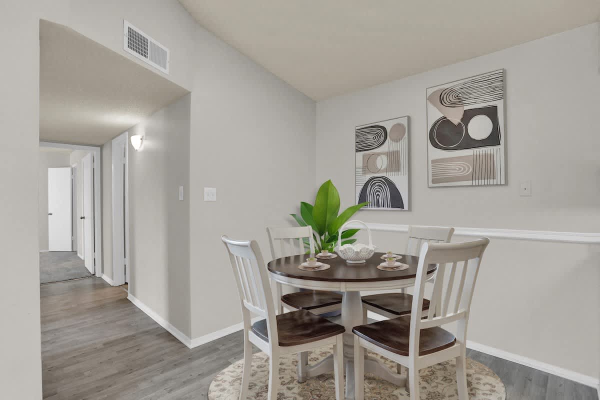 Rock Creek Apartments – photo 2