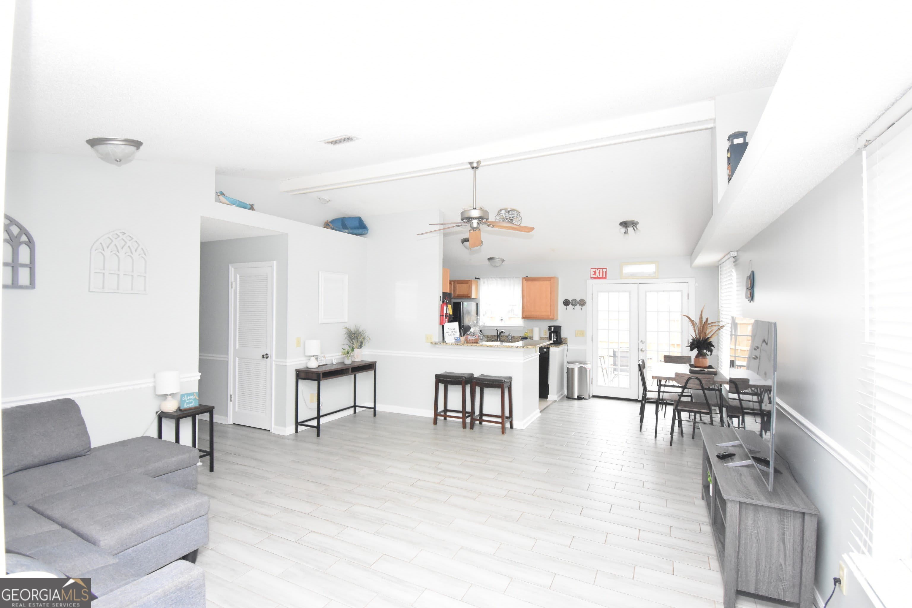 208 Gunter Street – photo 5