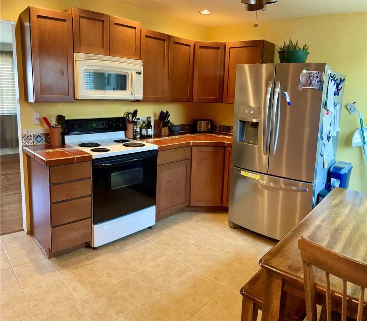 Charming, Updated Ranch Home in Established Neighborhood!! – photo 4