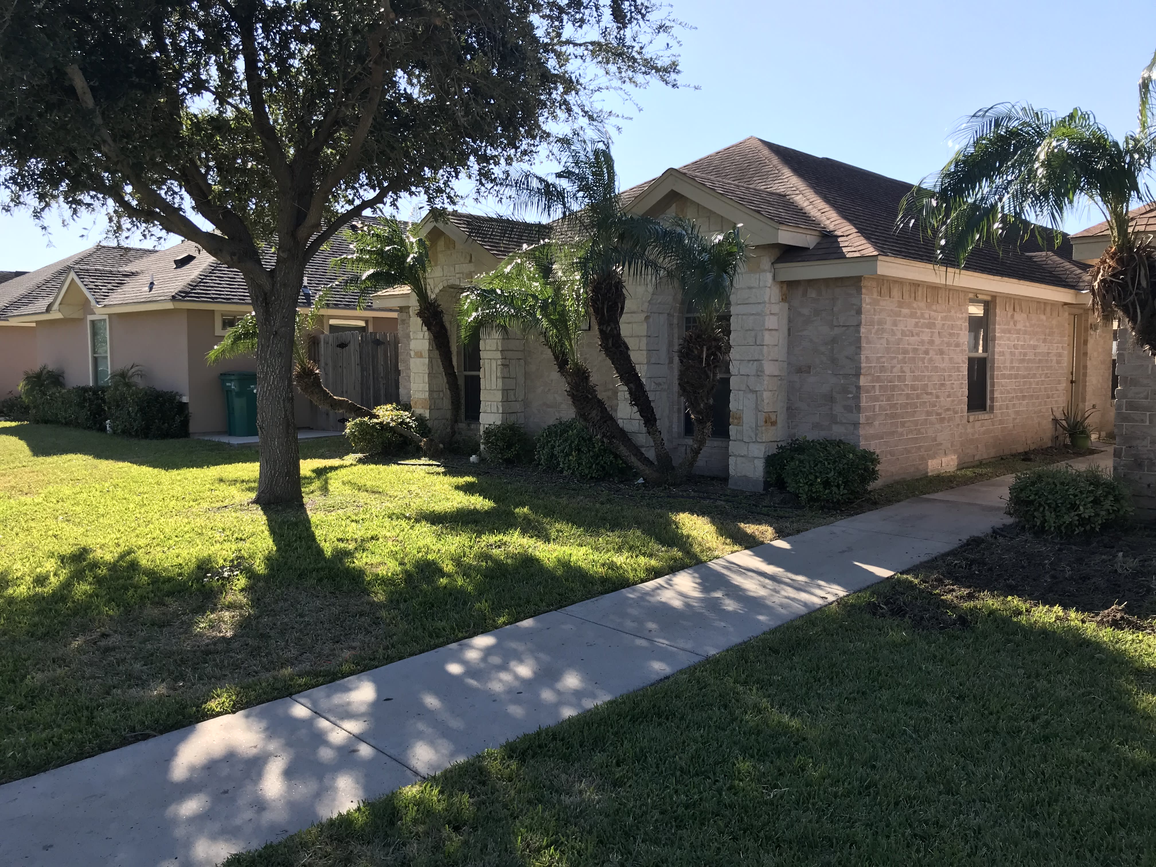 2201 North Dahlia Street – photo 1
