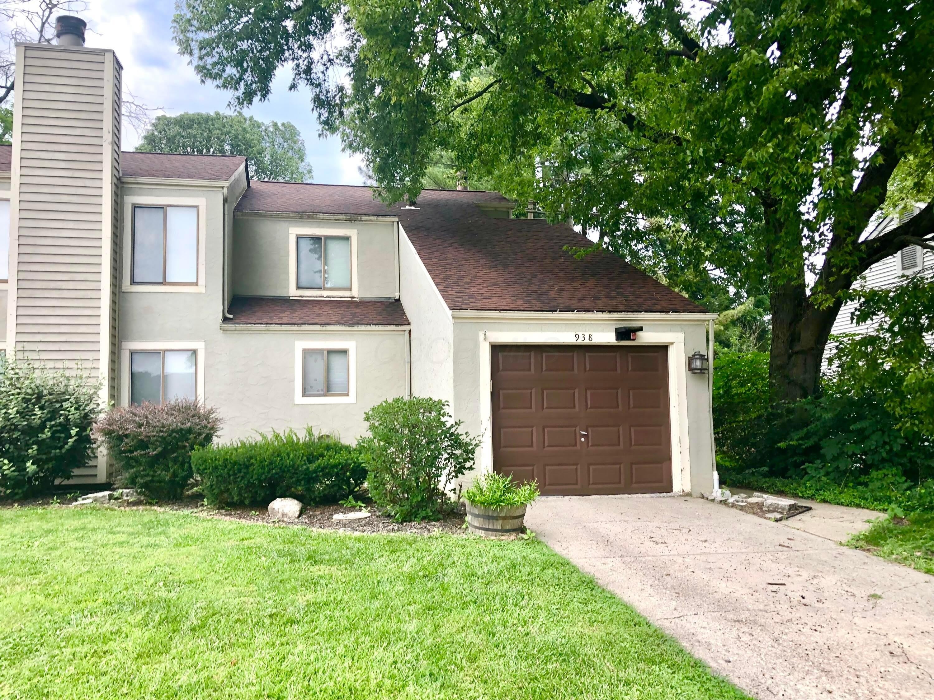 938 Bluffway Drive – photo 1