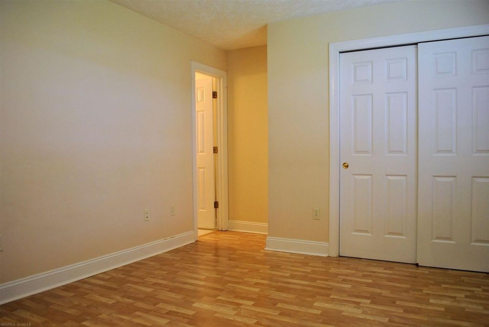 2 Bedroom 2 Bath Townhouse – photo 4