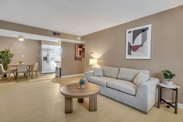 625 Village Ln – photo 3