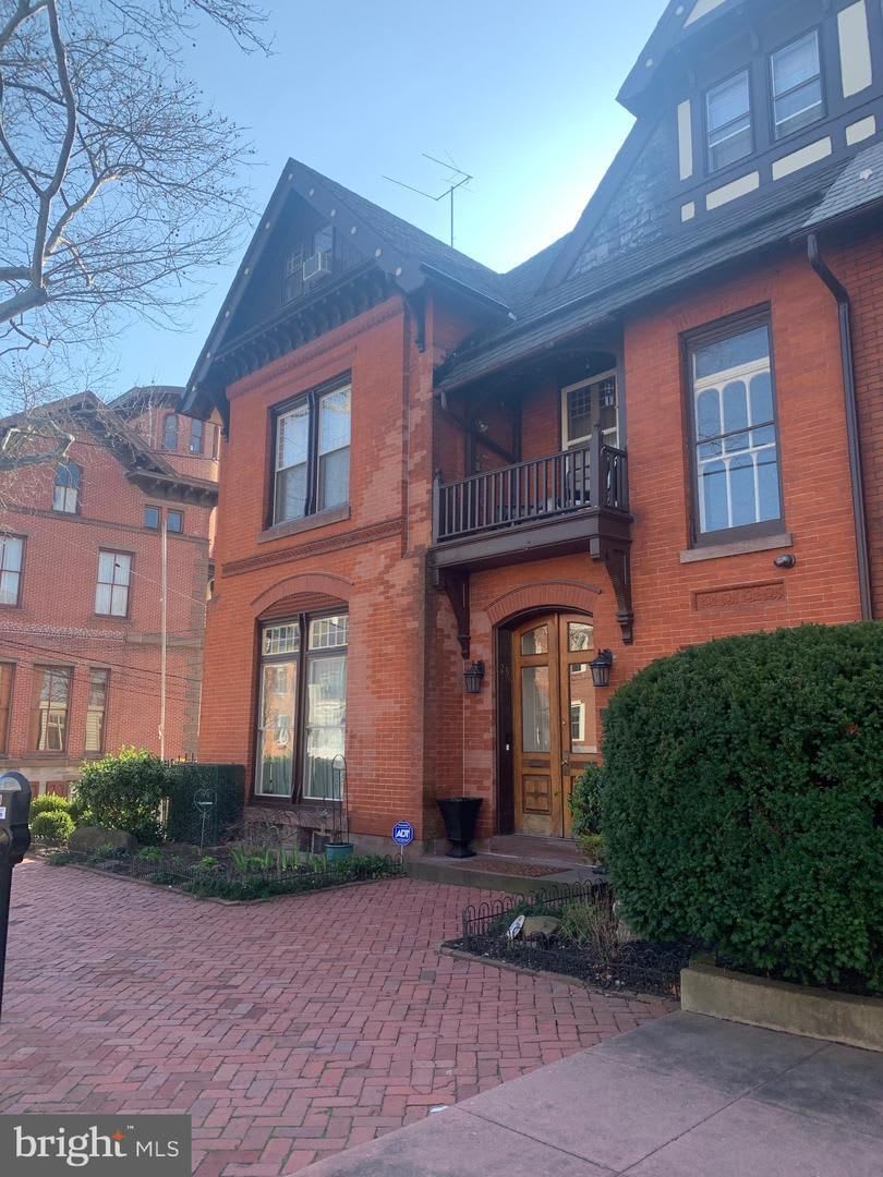 256 Radcliffe St – photo 3