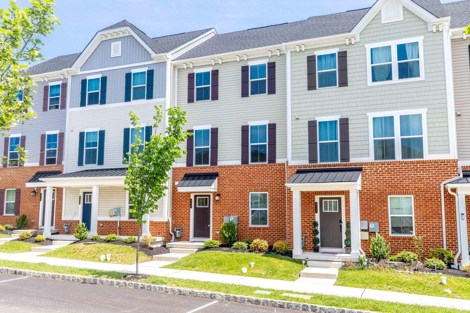 Luxury Townhouse in Stonecliffe of Atwater! – photo 2