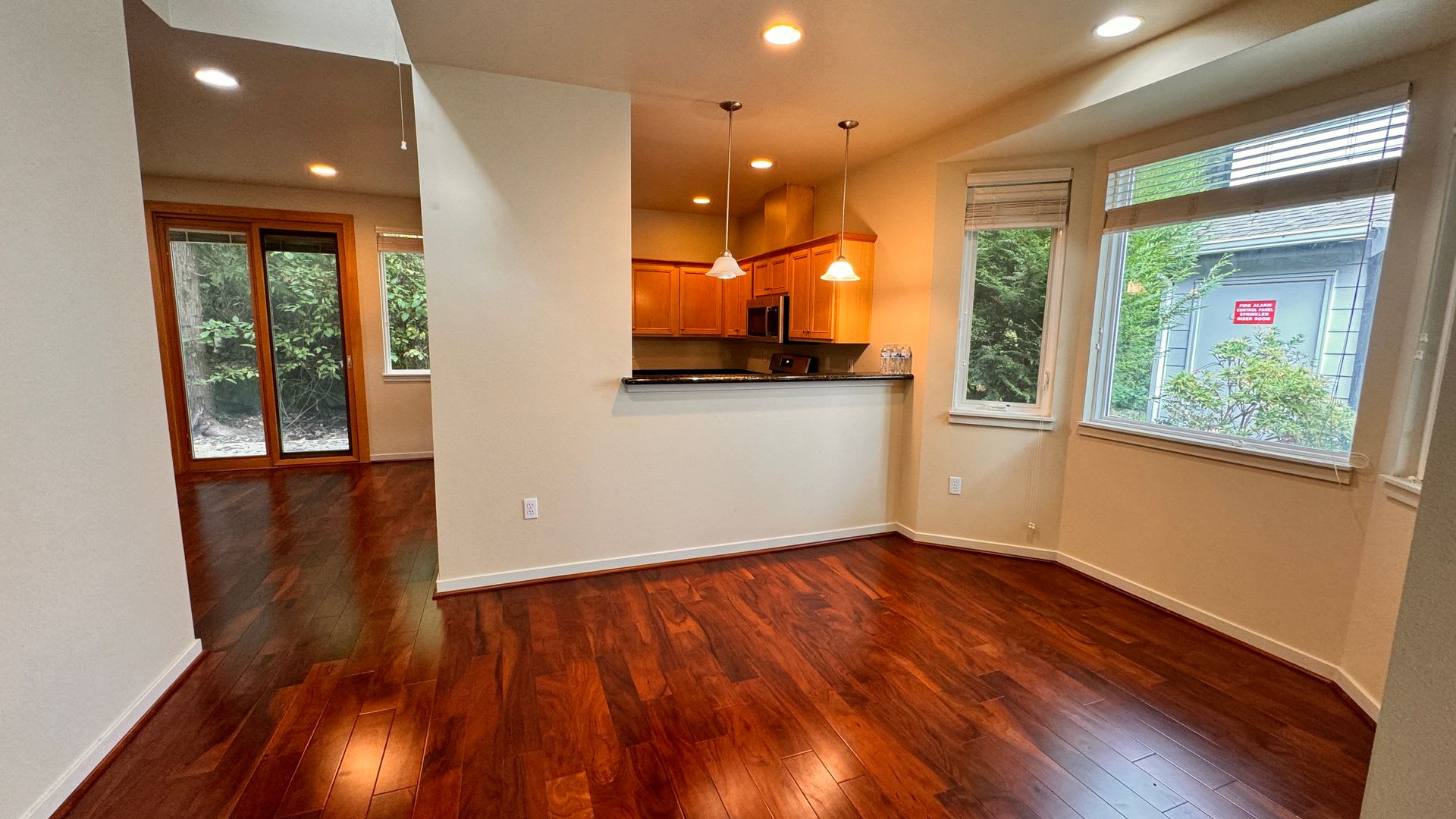 Stunning 3 Bedroom Townhome in Issaquah – photo 3
