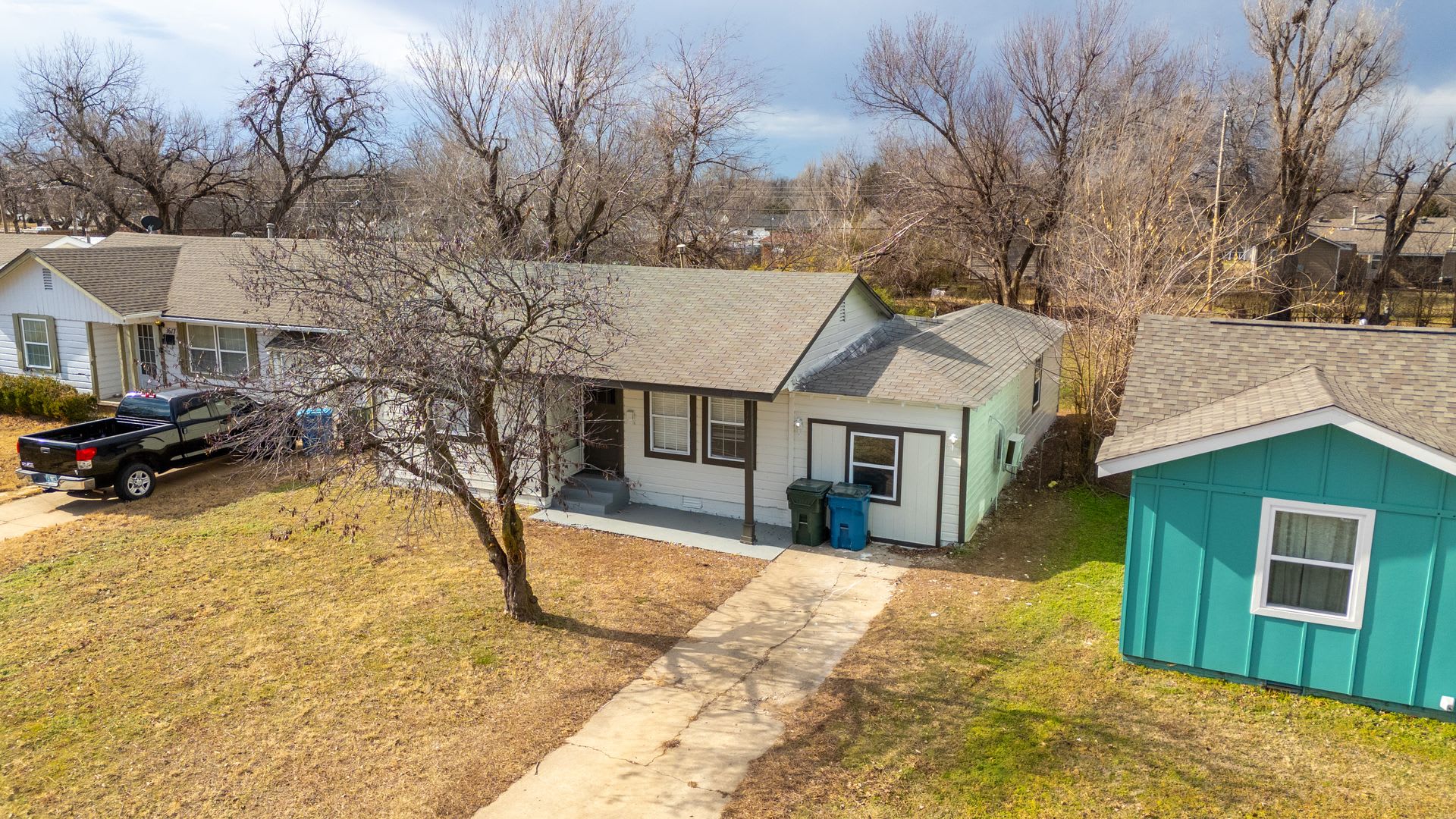 Check out this 2 bedroom home! – photo 3