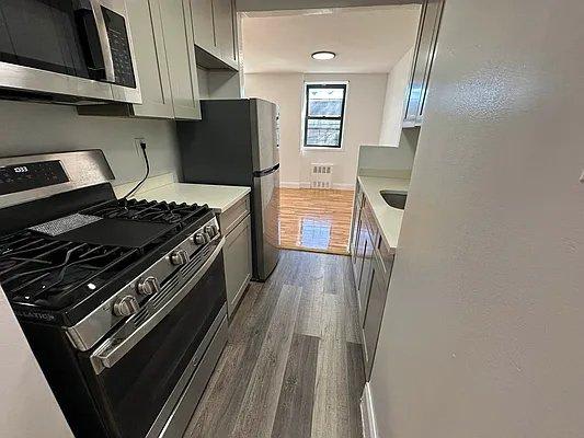 2857 Valentine Avenue – photo 1