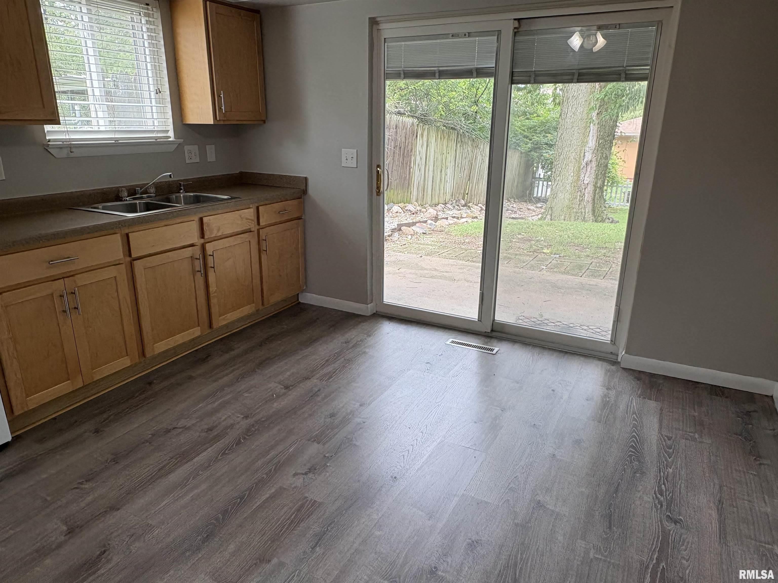 3409 N California Avenue – photo 5