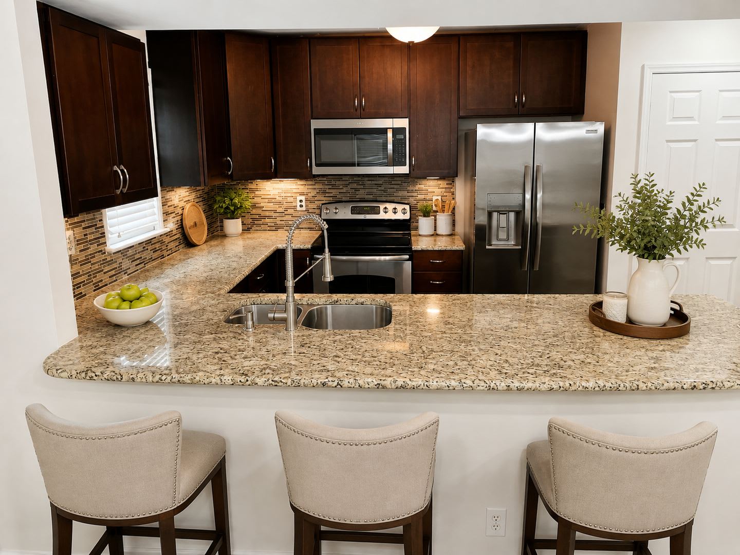 One of the Largest Units in Selwyn Farms! Prime Charlotte Location – photo 4