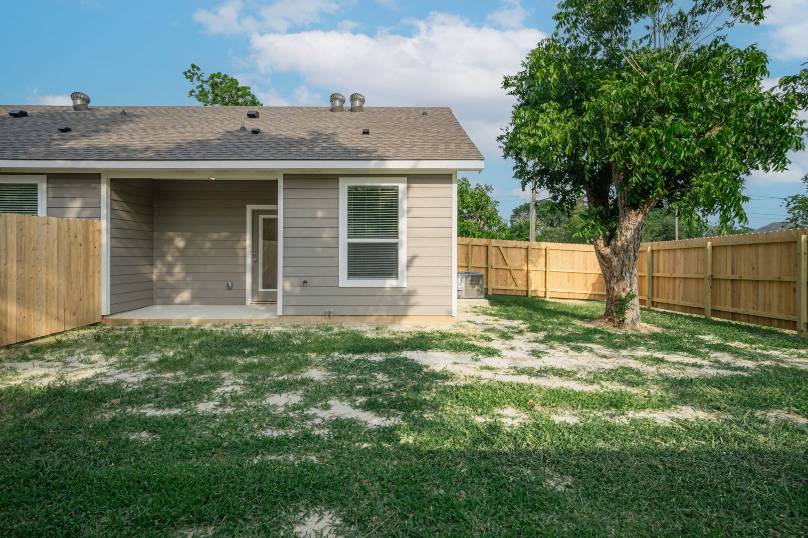 Remarkable Value Spacious 2 Bed With Modern Finishes – photo 2