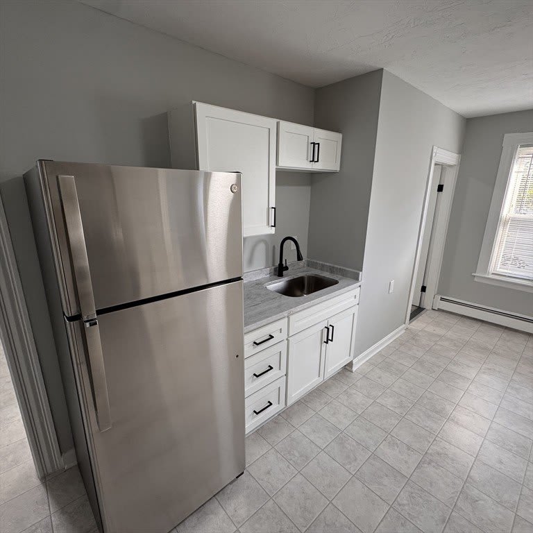 77 Oak St – photo 4