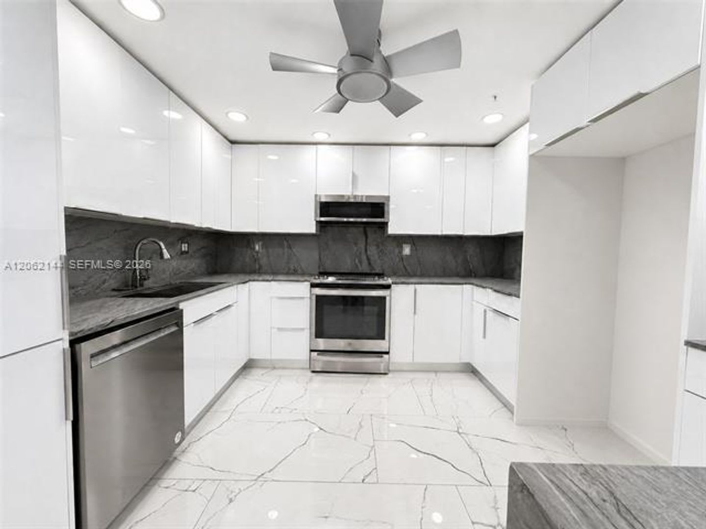 290 174th St cu-1005, Sunny Isles Beach, FL 33160 – photo 1