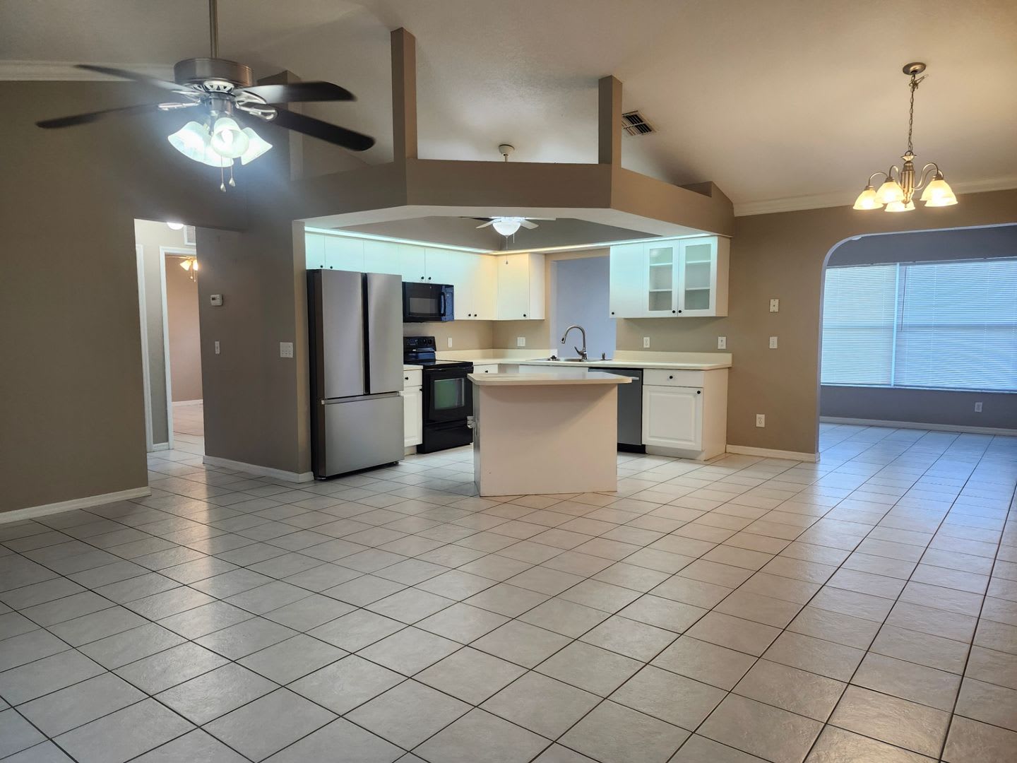 3 BED 2 BATH SINGLE FAMILY HOME ON FRESH WATER CANAL WITH DOCK – photo 2