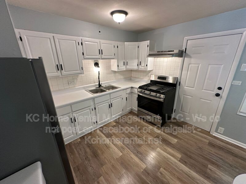 10809 Ewing Ave – photo 4