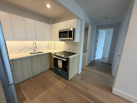 1171 Rogers Ave Apt 14 – photo 2