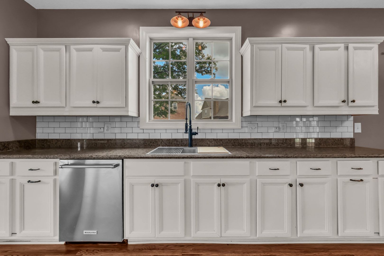 Residential Home in the Beautiful, Hickory Wild! – photo 5
