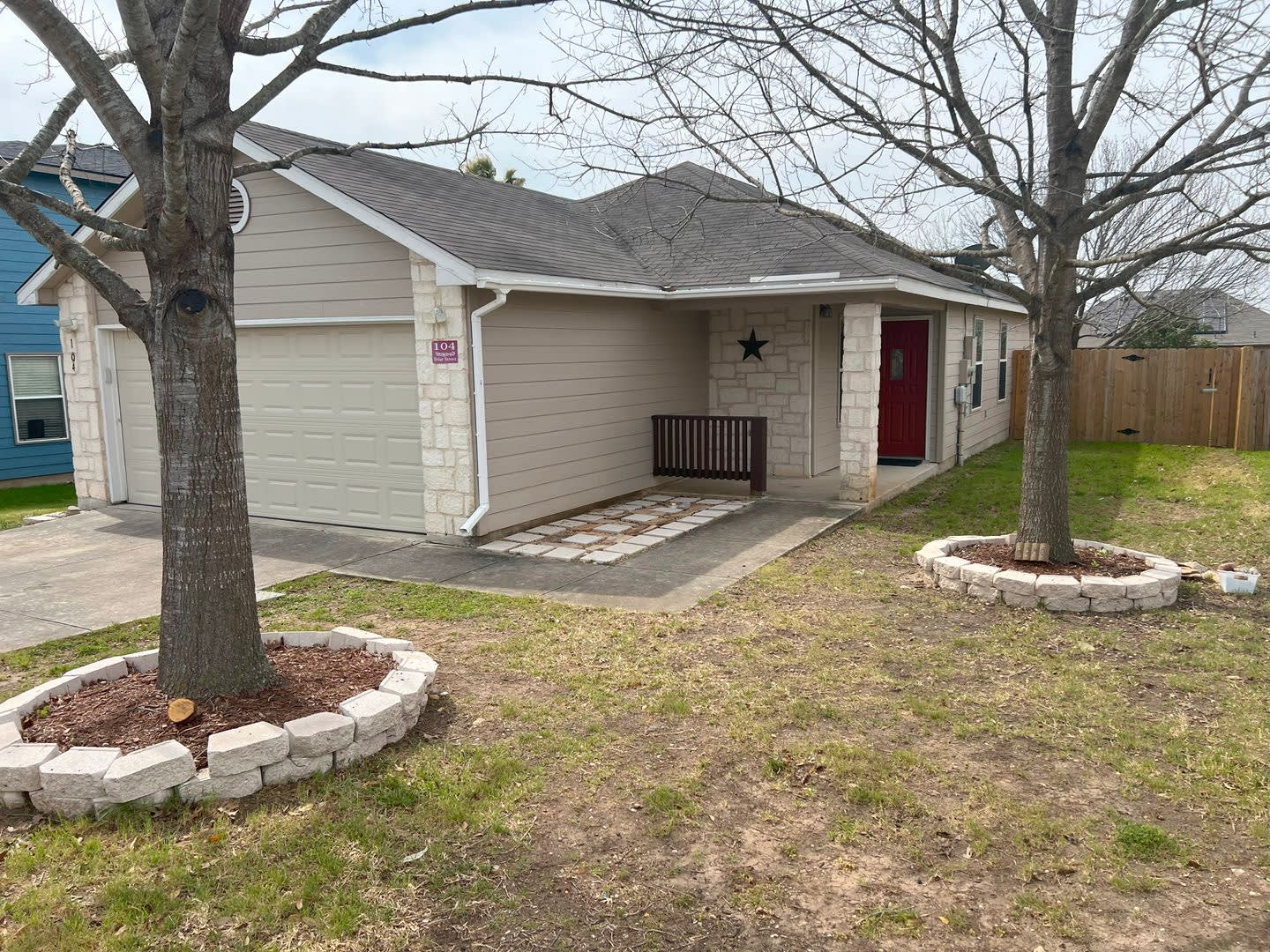 Welcome home to 104 Briar St! – photo 2