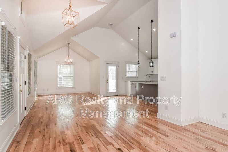 2215 Lang Drive – photo 3