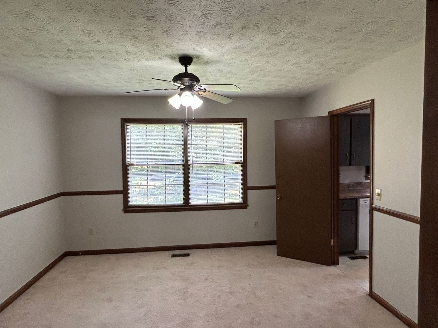 504 Stoneybrook Drive, Jacksonville **MOVE IN SPECIAL** – photo 4