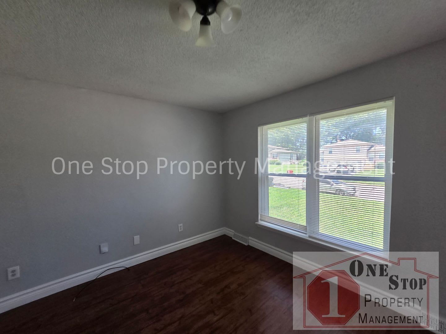 Spacious 3 Bedroom 1 Bathroom Duplex For Rent – photo 3