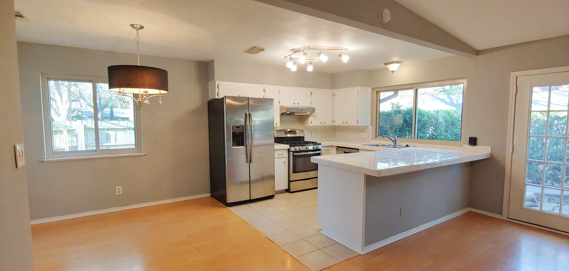 4 Bedroom, 2 Bathroom Home on Cul-de-sac in North Austin! – photo 2
