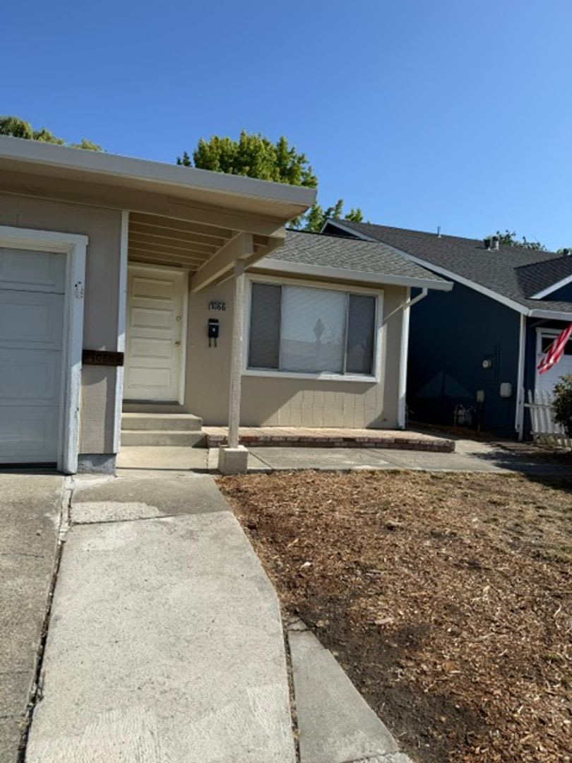 3 Bedroom 2 Bath House With 2 Car Garage In Rohnert Park – photo 2