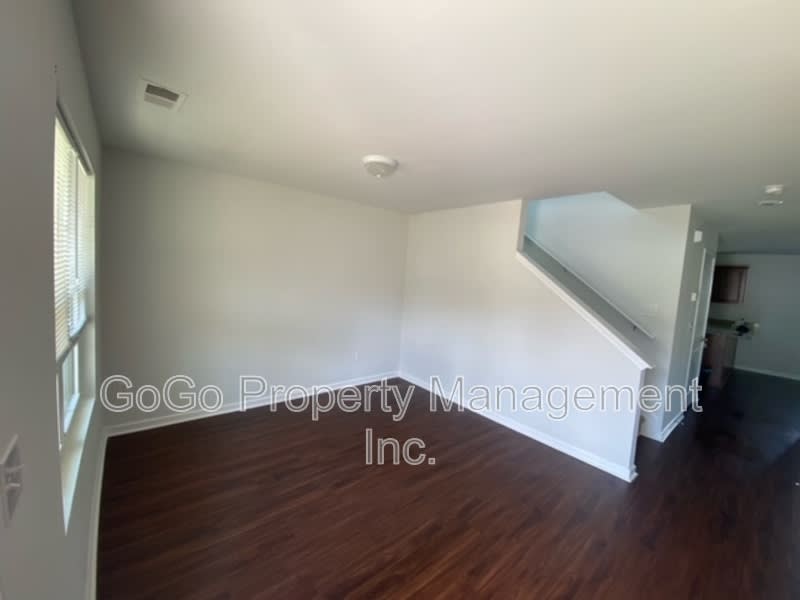 811 Millsgrove Court – photo 3