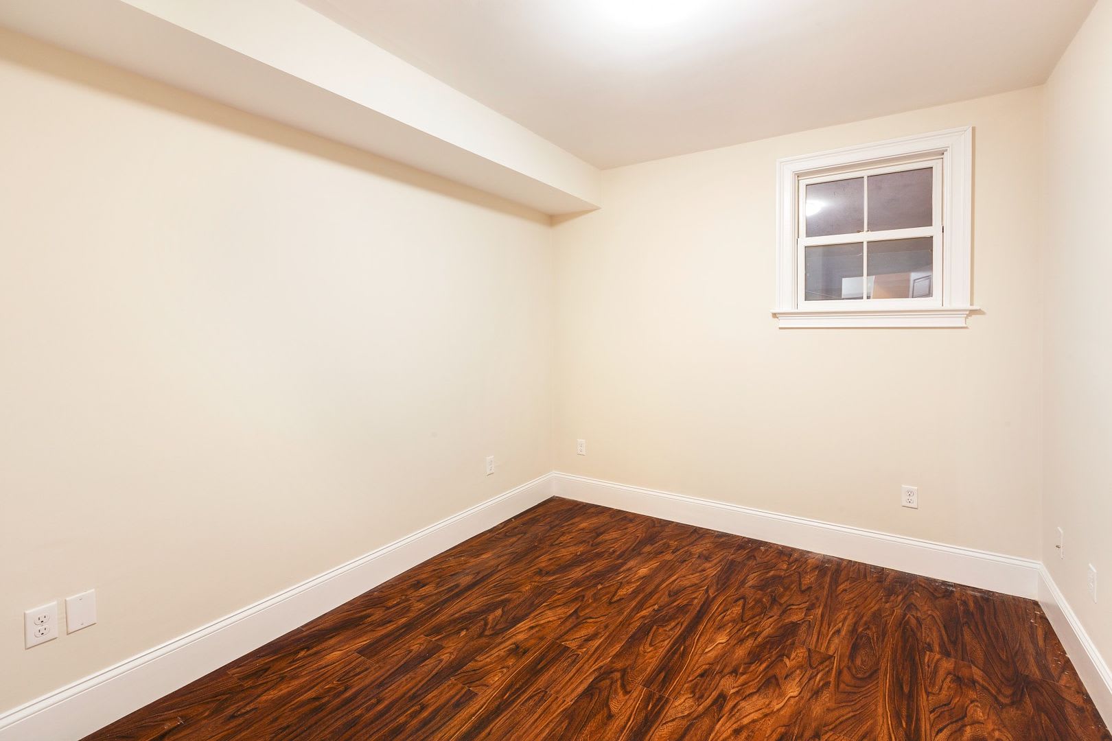 Charming 3 Bedroom-No Broker Fee – photo 5