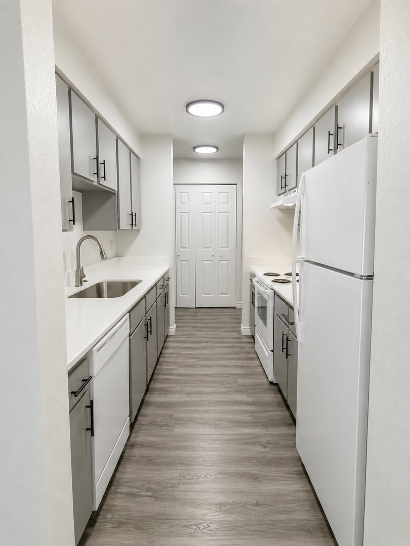 Francis Apartments – photo 2