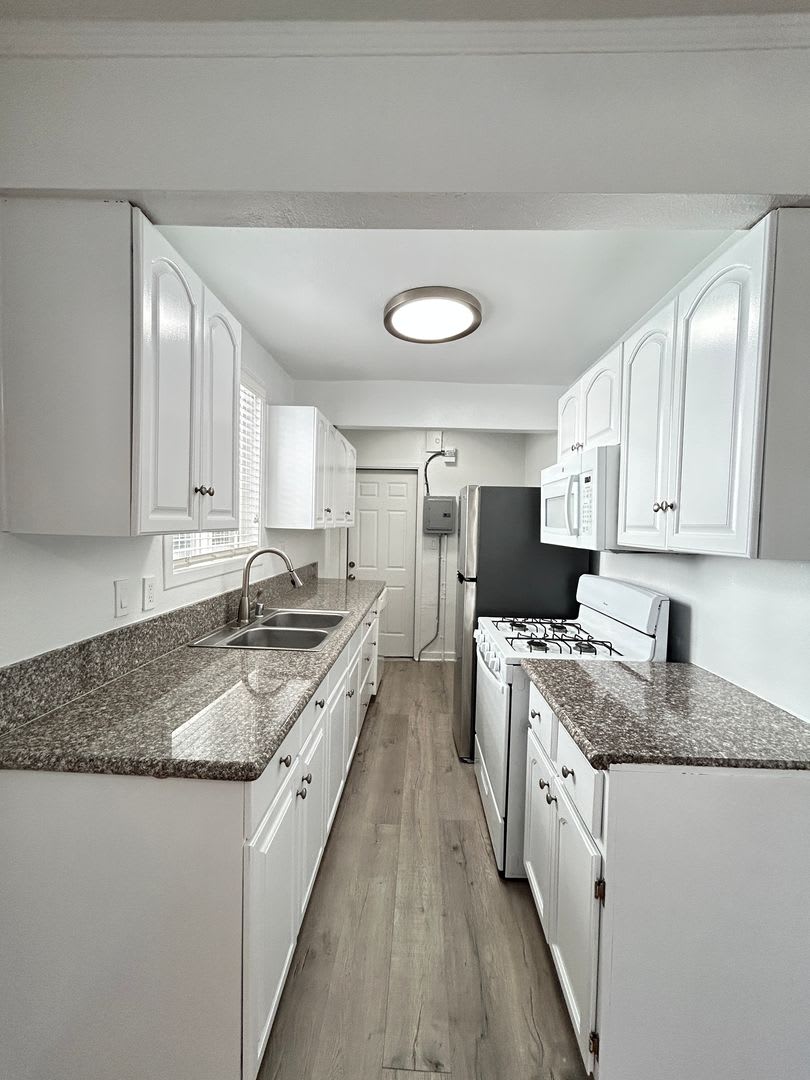 1209 South Orange Grove Boulevard – photo 4