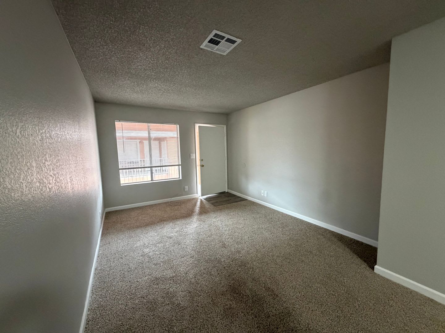 Updated 2 Bedroom Apartment in Bullhead City! – photo 4