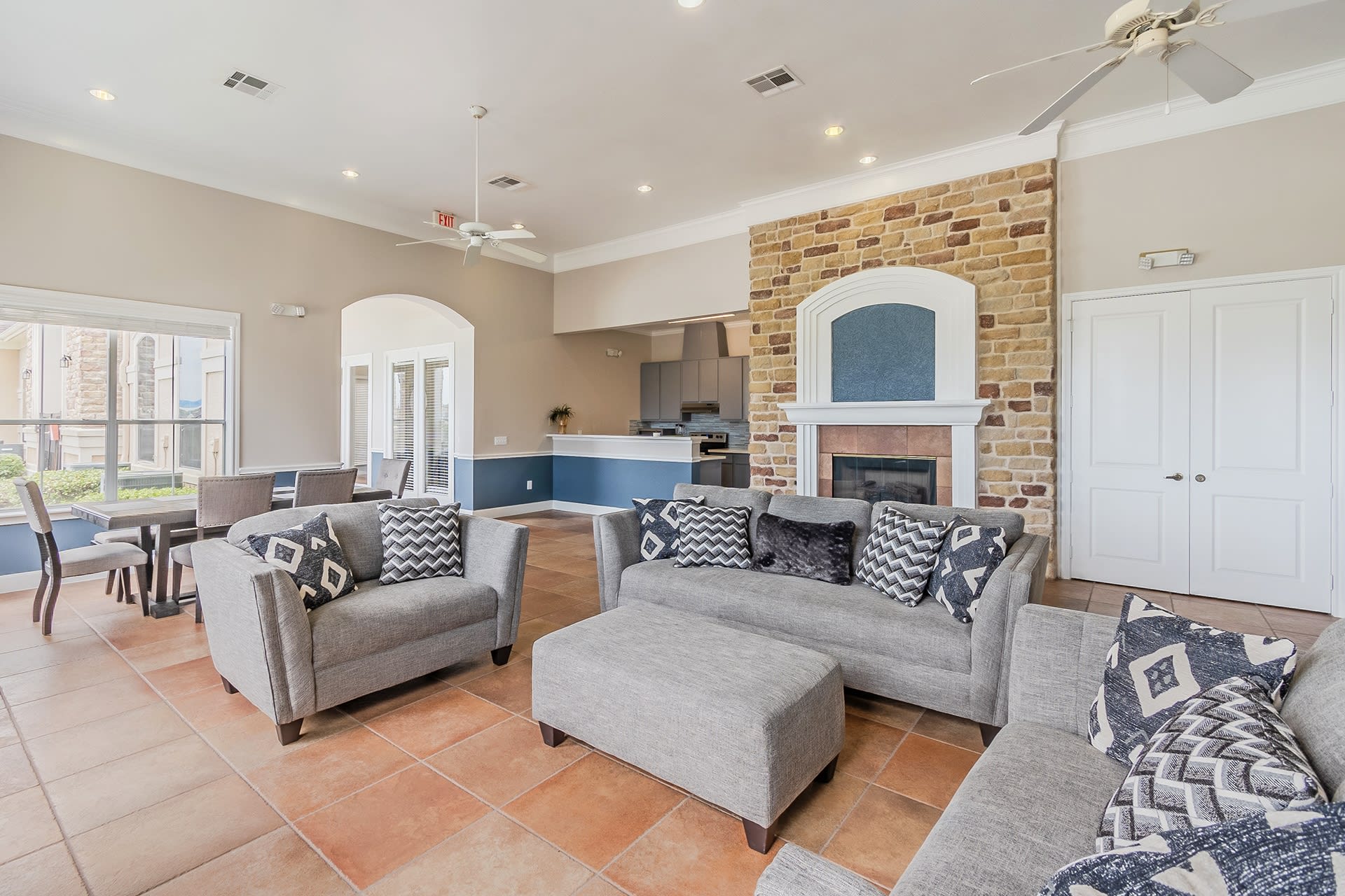 Lakeside Pointe Apartments Townhomes – photo 4
