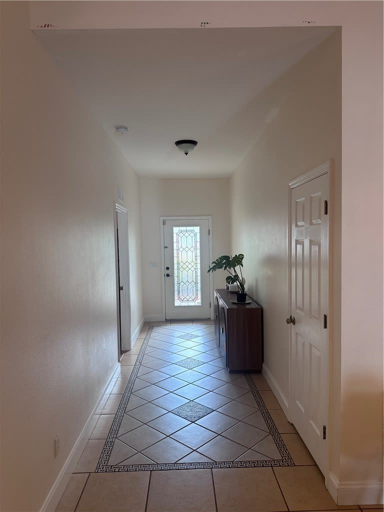 824 Greenleaf Circle – photo 2