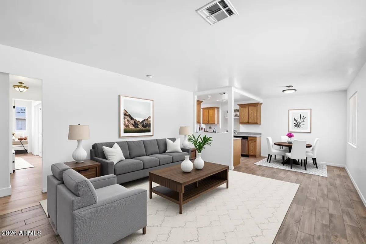 528 W 18TH Street – photo 3