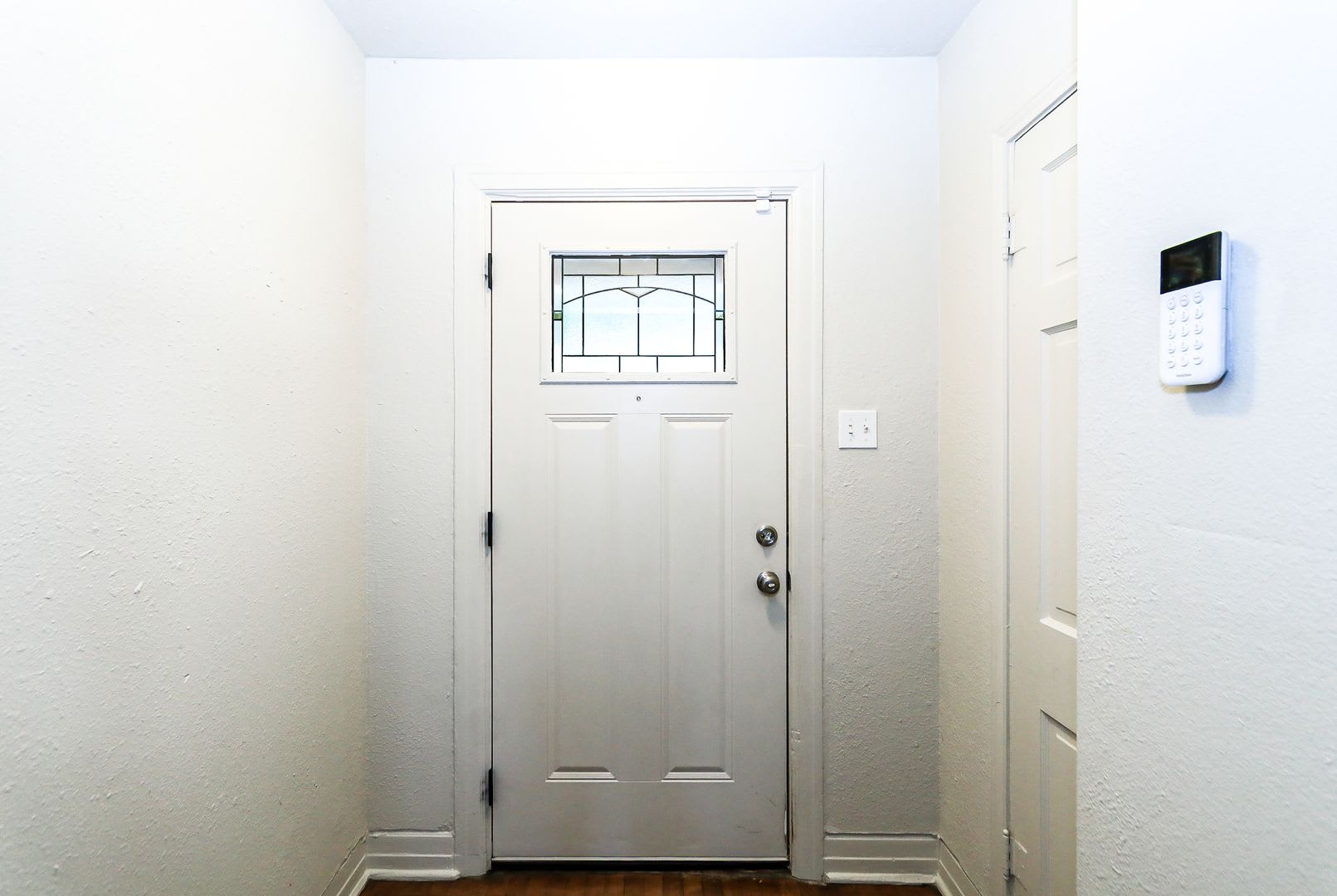 2/1 FOR LEASE – photo 4