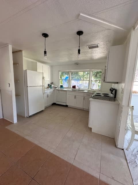 11367 Redbud Lane – photo 2
