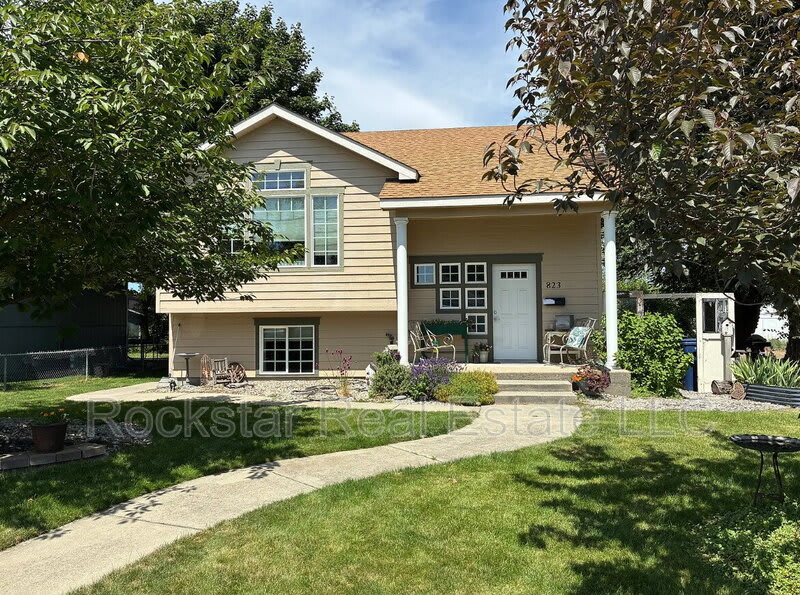 823 E Bismark Ave – photo 1