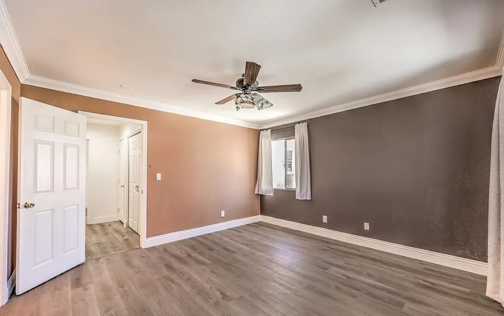 Beautiful Two-Story Home in a Convenient Location – photo 3