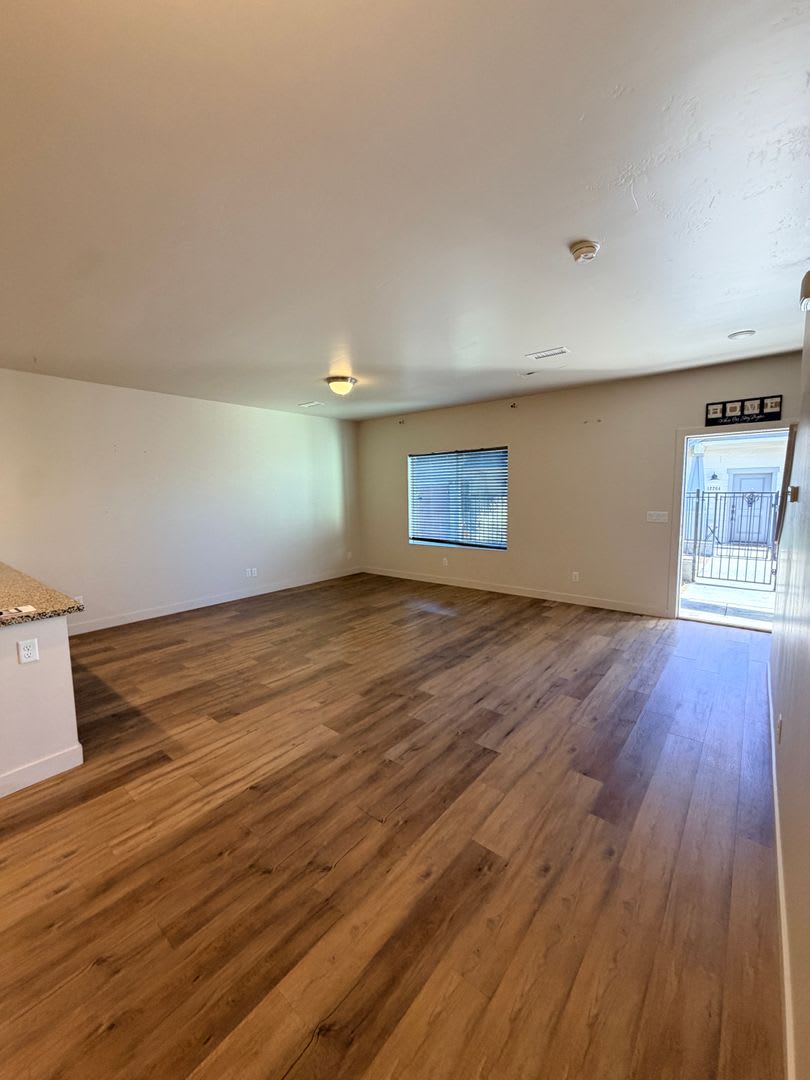 4 BEDROOM! Townhome in Bellemont! $2,900 – photo 2