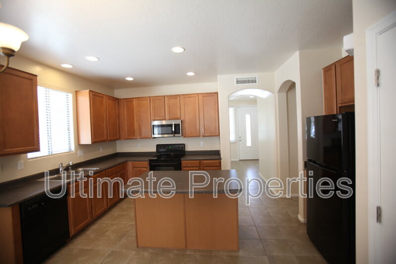2230 W Oyer Ln – photo 3